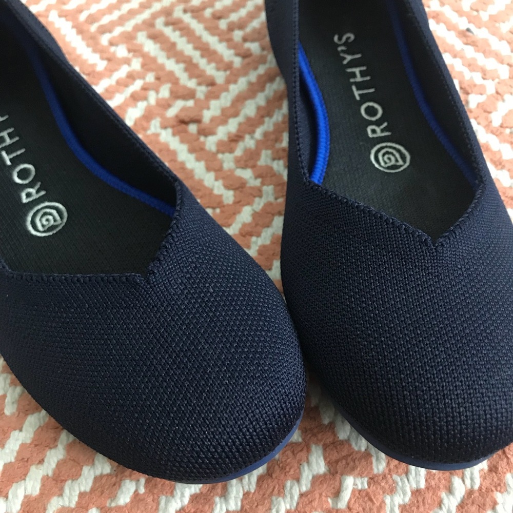 Rothy’s excellent condition Navy 7.5 RoundToe Flat